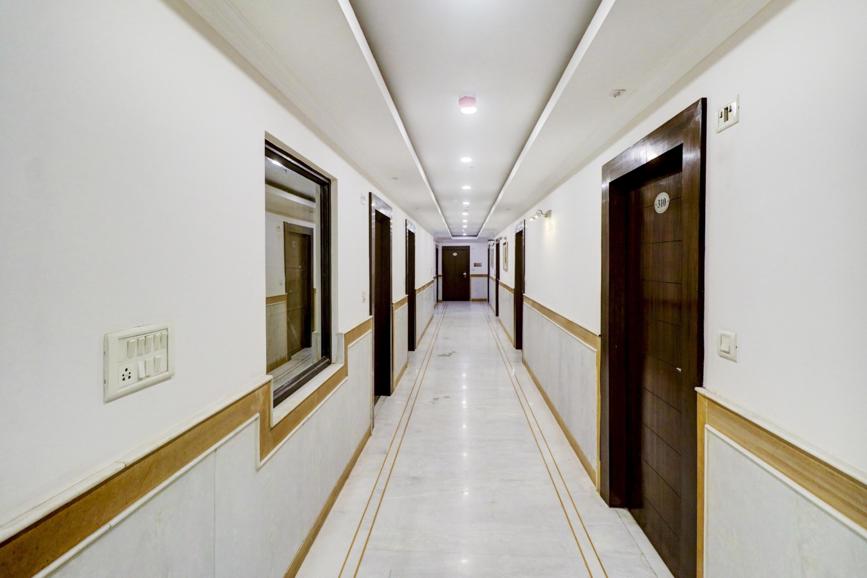 Hotel Townhouse 517 La Sapphire Near Delhi Airport à New Delhi Extérieur photo