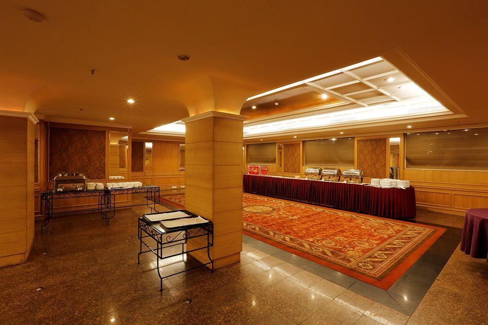 Hotel Townhouse 517 La Sapphire Near Delhi Airport à New Delhi Extérieur photo