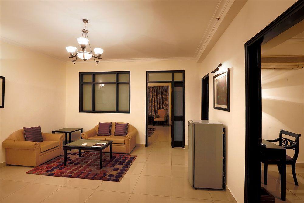 Hotel Townhouse 517 La Sapphire Near Delhi Airport à New Delhi Extérieur photo