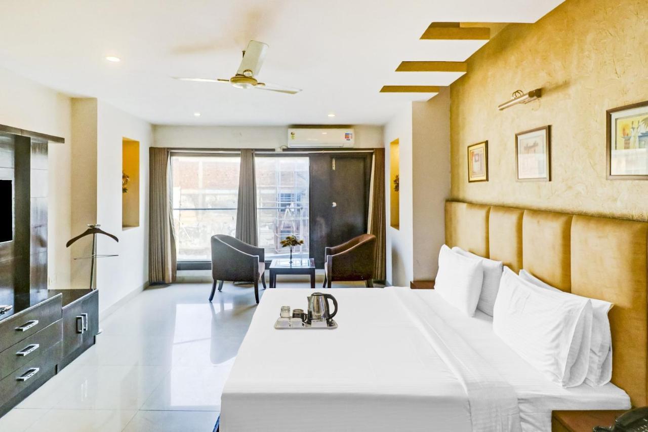 Hotel Townhouse 517 La Sapphire Near Delhi Airport à New Delhi Extérieur photo