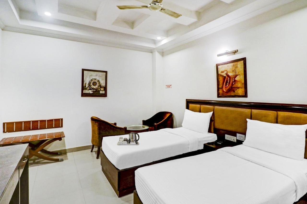 Hotel Townhouse 517 La Sapphire Near Delhi Airport à New Delhi Extérieur photo