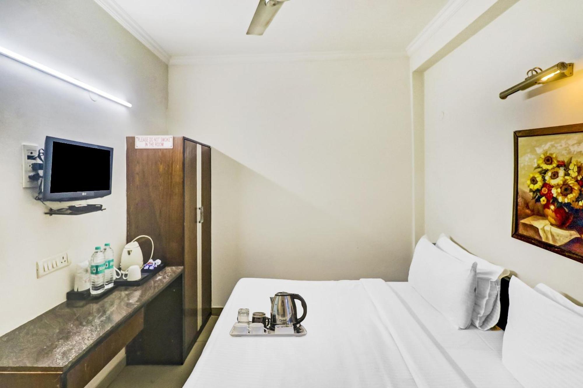 Hotel Townhouse 517 La Sapphire Near Delhi Airport à New Delhi Extérieur photo