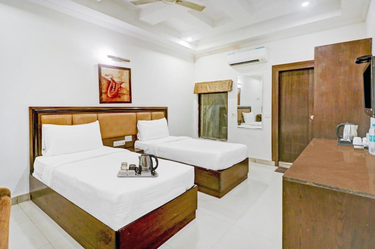 Hotel Townhouse 517 La Sapphire Near Delhi Airport à New Delhi Extérieur photo