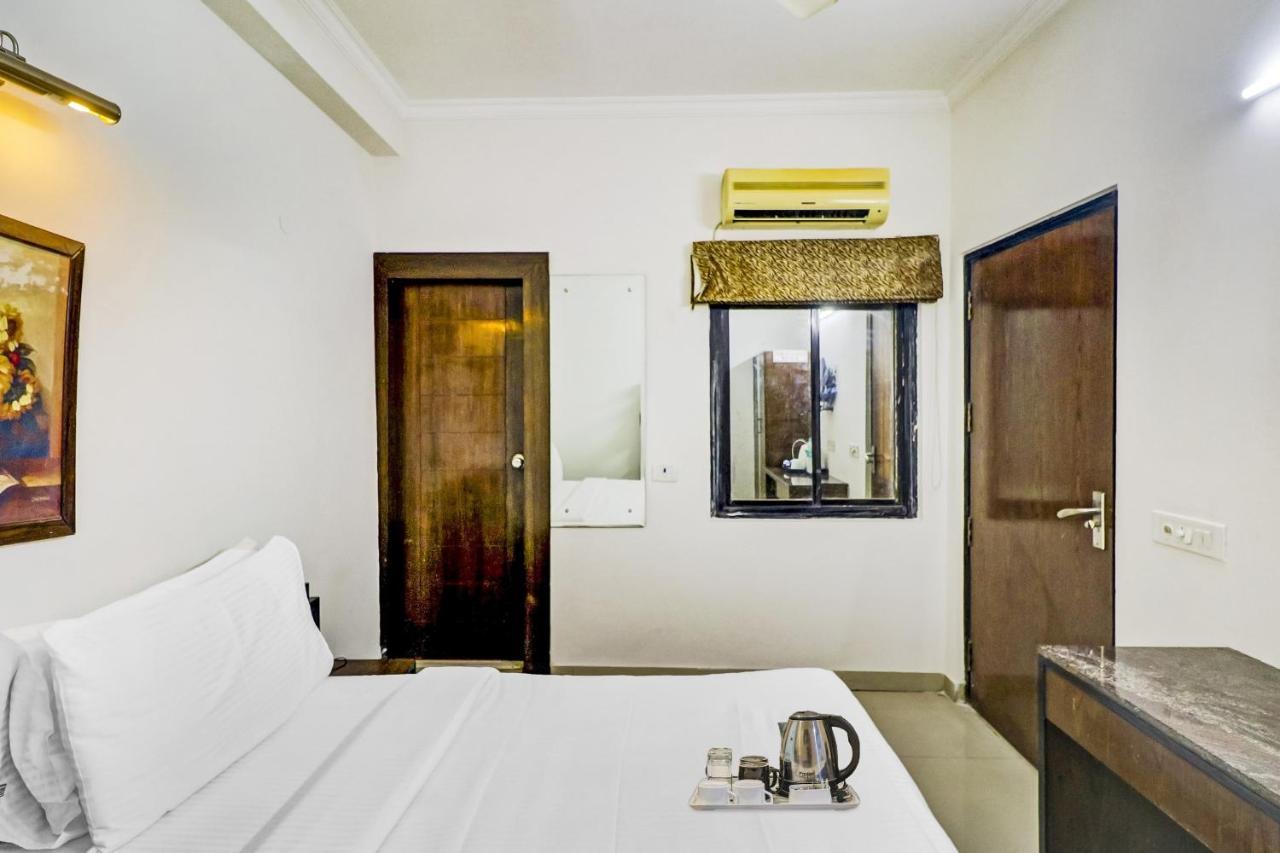 Hotel Townhouse 517 La Sapphire Near Delhi Airport à New Delhi Extérieur photo