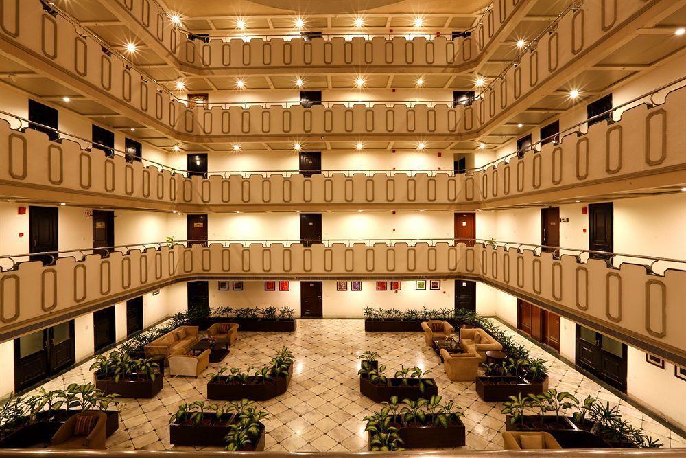 Hotel Townhouse 517 La Sapphire Near Delhi Airport à New Delhi Extérieur photo